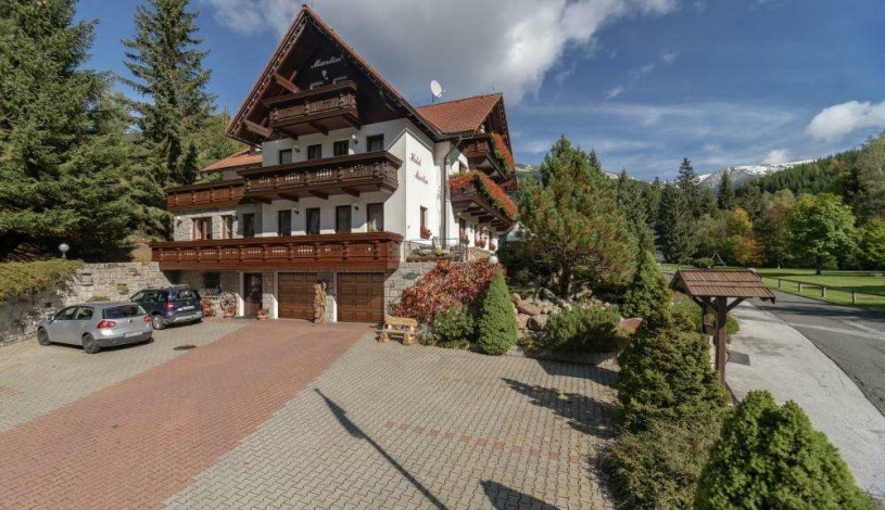 Hotel Martin a Hotel Kristýna Špindlerův Mlýn